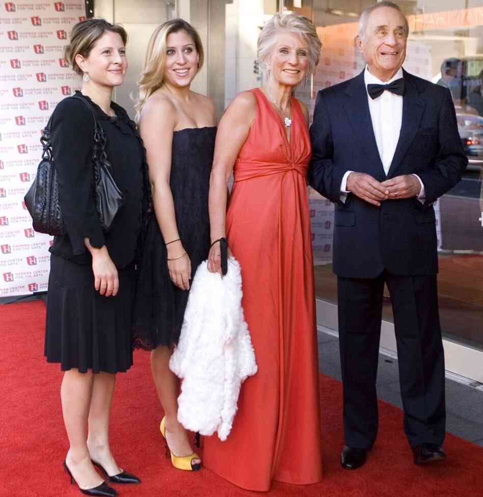 Sidney Harman, Jane Harman, children Justine Harman, Hilary Peck Sidney Harman, Jane Harman, children Justine Harman, Hilary Peck